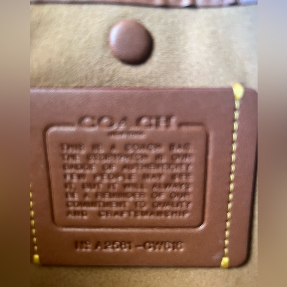 Coach Empire 40 Honey Brown - Picture 4 of 8